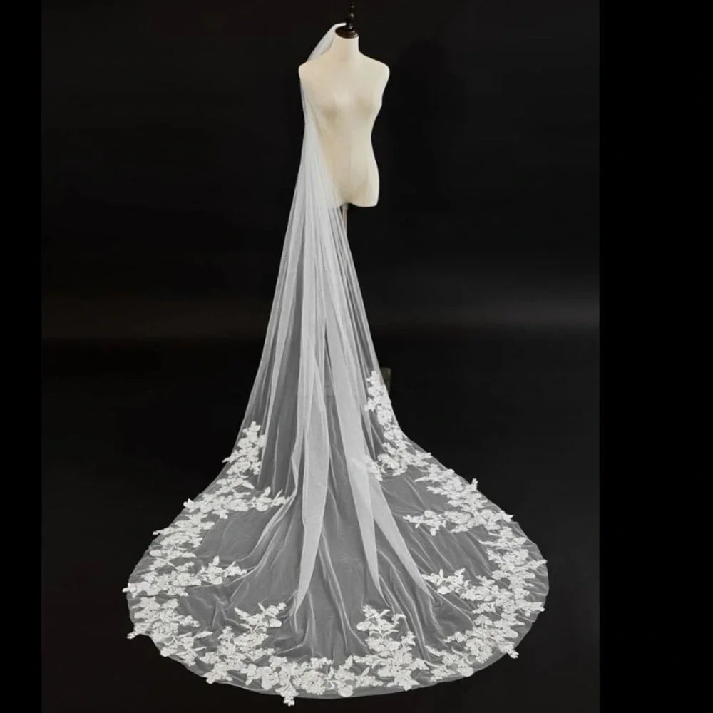 Anthropologie Cathedral long bridal lace embroidered edge boho veil - Picture 3 of 6